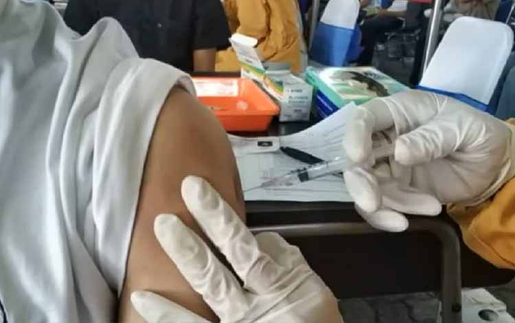 Kepala UPT Puskesmas Menteng: Animo Masyarakat untuk Booster Kedua Masih Kurang