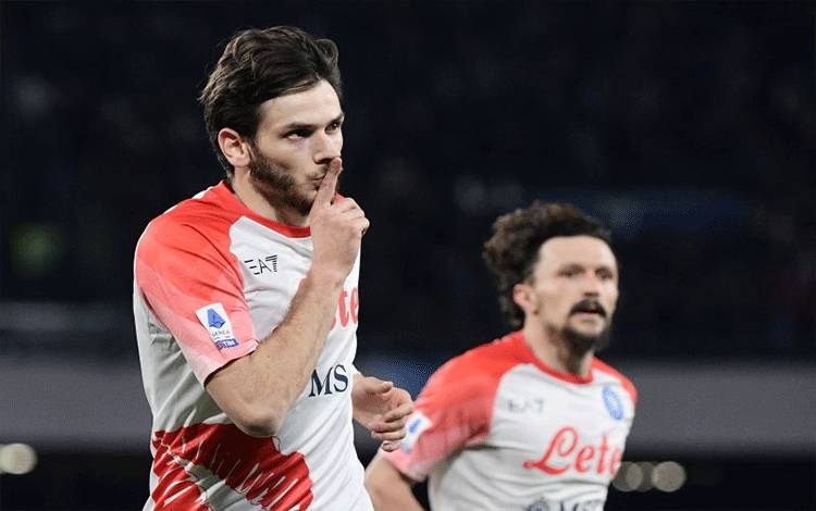 Napoli Benamkan Cremonese 3-0 untuk Perbesar Jarak dengan Inter