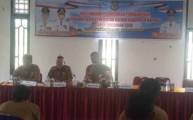 Desa Tambak Bajai Usulkan Jaringan Listrik pada Musrenbang Kecamatan Dadahup