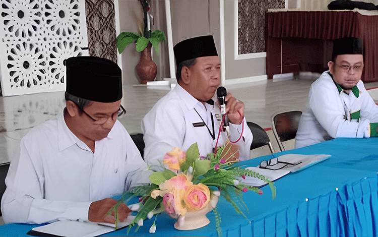 Bimas Islam Kemenag Kapuas Rapat Percepatan Program Sertifikasi Halal