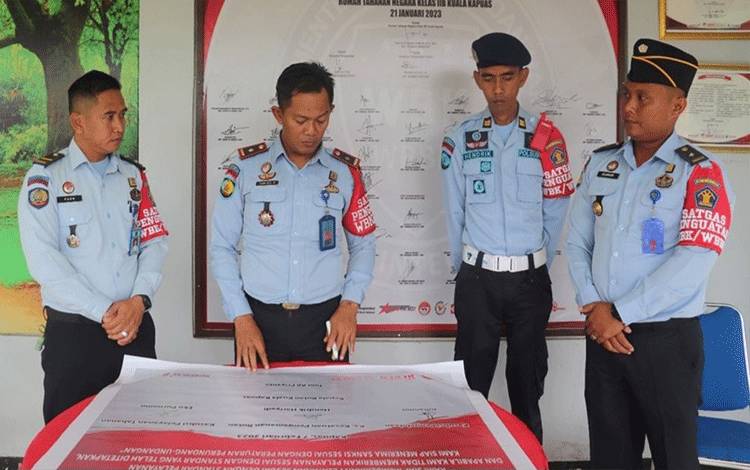 Jajaran Rutan Kuala Kapuas Lakukan Penandatangan Maklumat Pelayanan