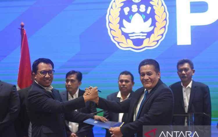 Fary Djemy Mundur dari Pencalonan Ketum PSSI Dukung Erick Thohir