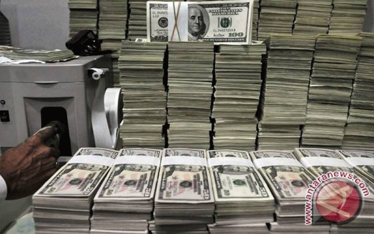 Dolar AS Melemah di Tengah Serangkaian Data Ekonomi Terbaru