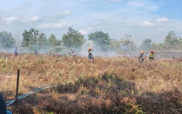 Kebakaran Lahan di Bumi Raya diduga Sengaja Dibakar