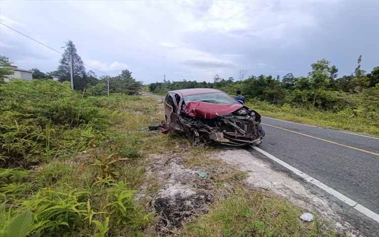 Begini Kronologis Avanza Seruduk Truk Box di Jalan Buntok - Palangka Raya