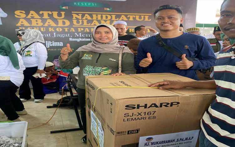 Fraksi NasDem Kalteng Sumbang Hadiah untuk Jalan Sehat 1 Abad NU