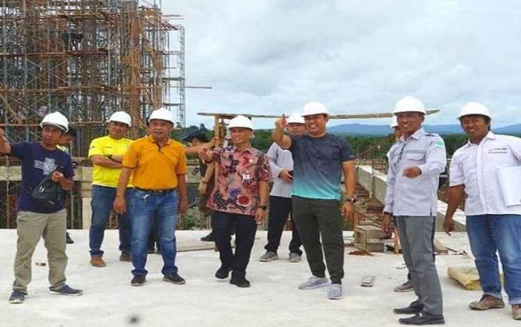 Bupati Lamandau Minta Pembangunan Masjid Agung Selesai Agustus 2023  ?
