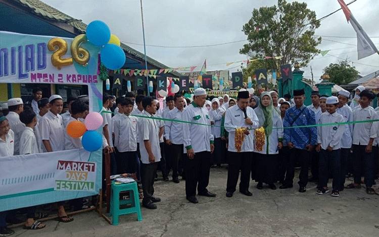 Pekan Rajabiyah Digelar untuk Meriahkan HUT ke-26 MTsN 2 Kapuas
