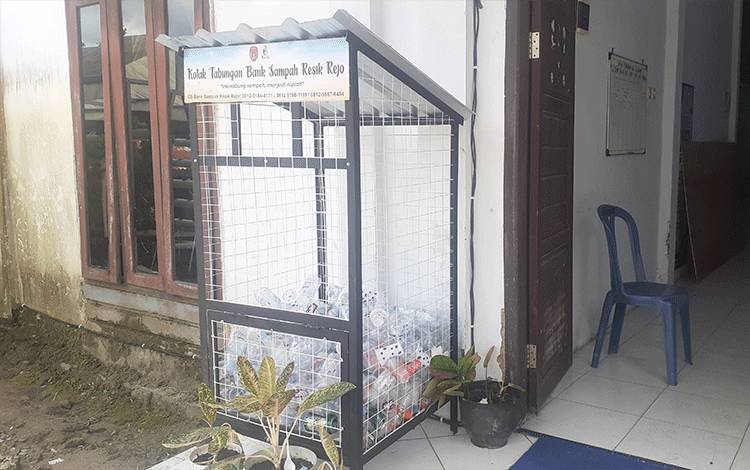Kelurahan Sidorejo Sediakan Kotak Tabungan Bank Sampah Resik Rejo