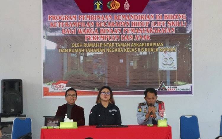 Motivator Rumah Pintar Taman Askari Sapa WBP Rutan Kapuas