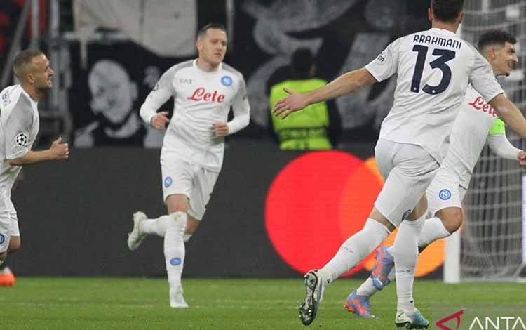 Napoli Bungkam Eintracht Frankfurt Dua Gol Tanpa Balas
