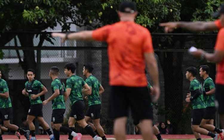 Borneo FC Tunjuk Peter Huistra sebagai Pelatih Anyar