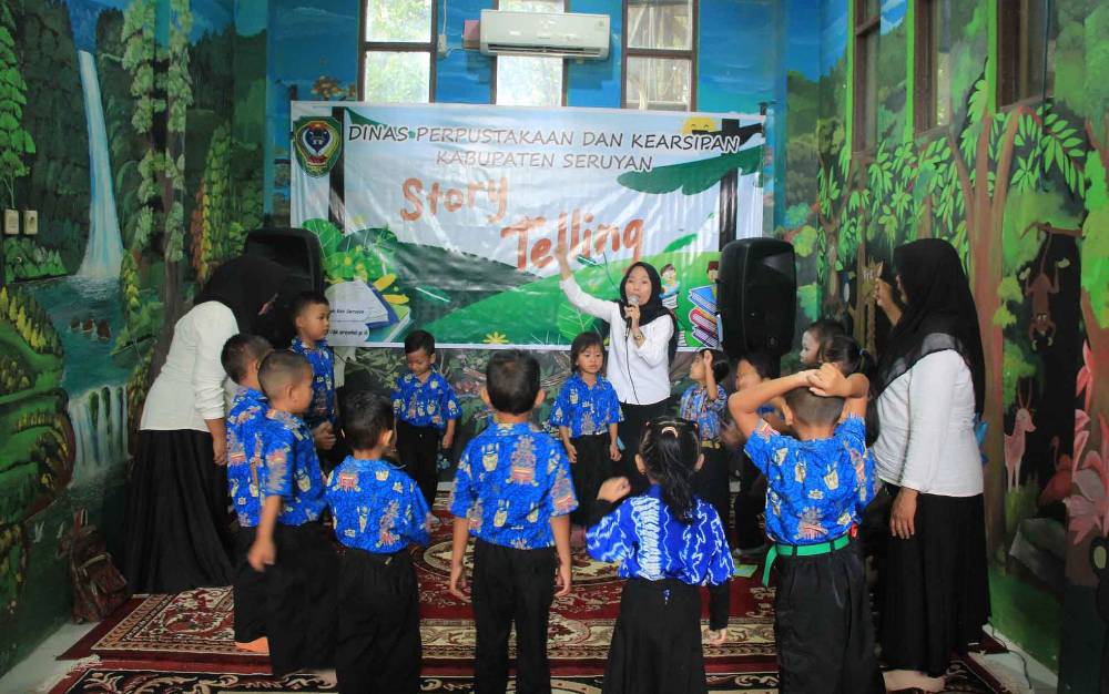 Keseruan Anak TK Candra Waluyo Ikuti Story Telling di Perpustakaan Daerah