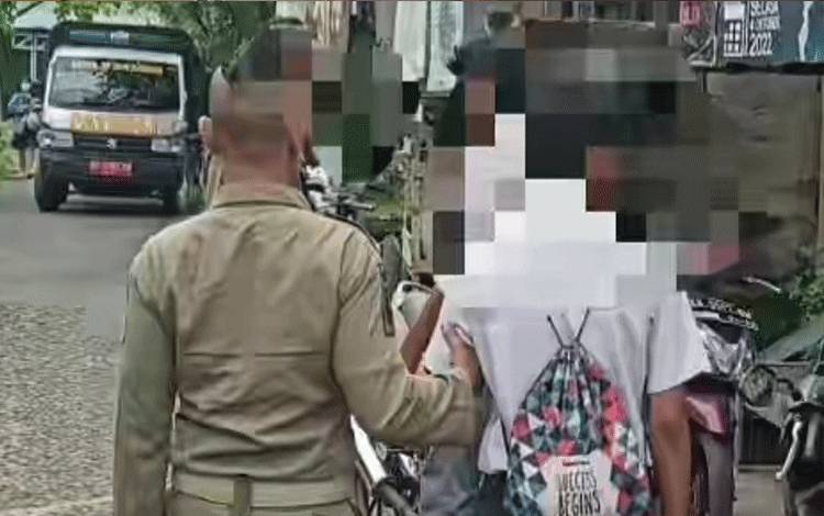 Satpol PP dan Damkar Kapuas Jaring Pelajar Bolos