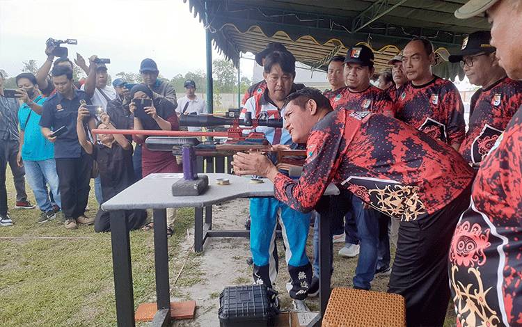 Bupati Kobar Hadiri Pembukaan Open Turnamen Kejuaraan Menembak 2023
