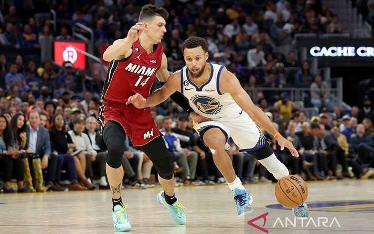 Ringkasan NBA: Thompson Cetak 42 Poin, Bawa Warriors ke Posisi 9