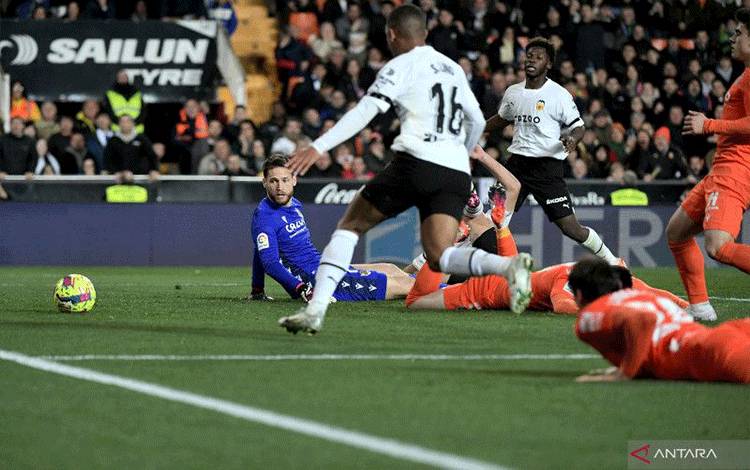 Valencia Taklukkan Real Sociedad untuk Keluar Dari Zona Degradasi