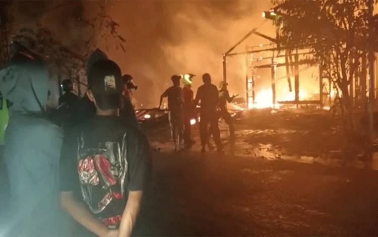 Lima Buah Rumah di Sampit Ludes Terbakar?