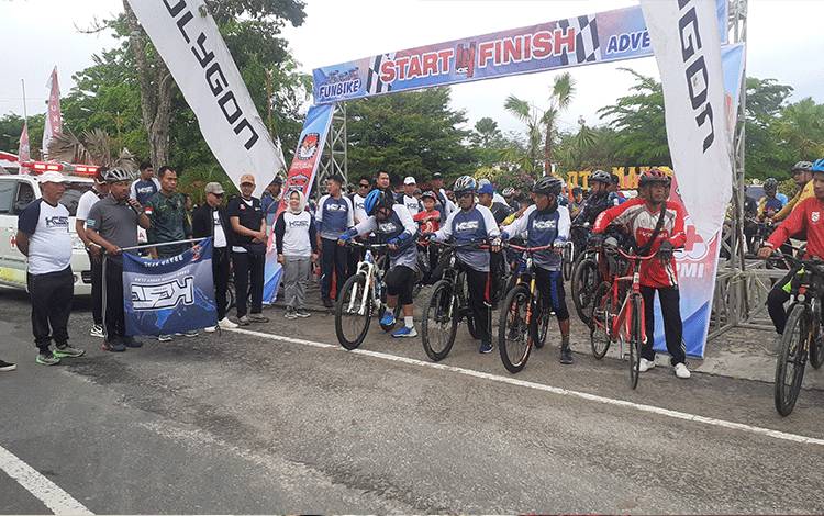 KCSC Bersama KPU dan PMI Kobar Gelar Fun Bike Adventure Donor Darah