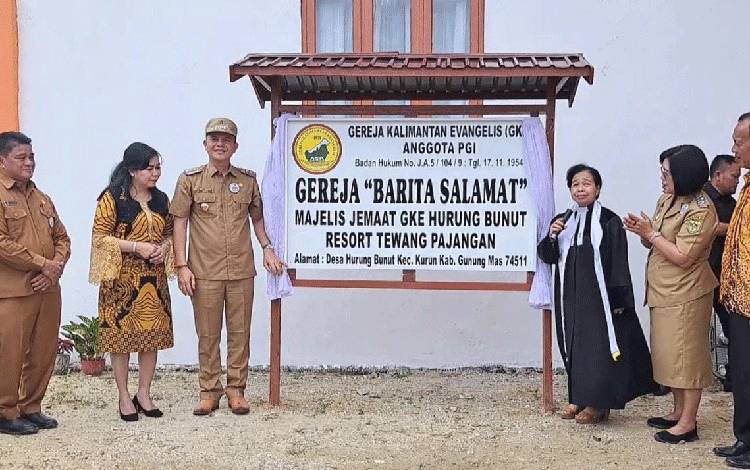 Bupati Gunung Mas Hadiri Pentahbisan Gereja Barita Salamat