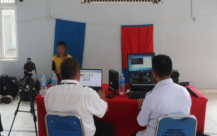 Warga Binaan Rutan Kuala Kapuas Lakukan Perekaman KTP-e Persiapan Pemilu 2024?