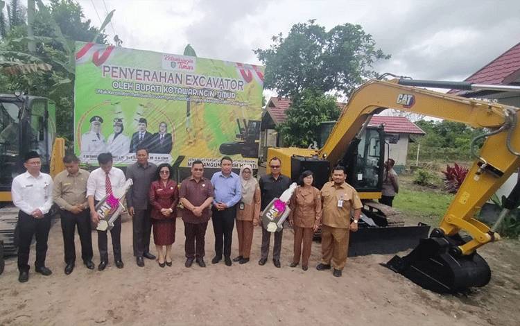 Seluruh Kecamatan di Kotim Kini Miliki Excavator