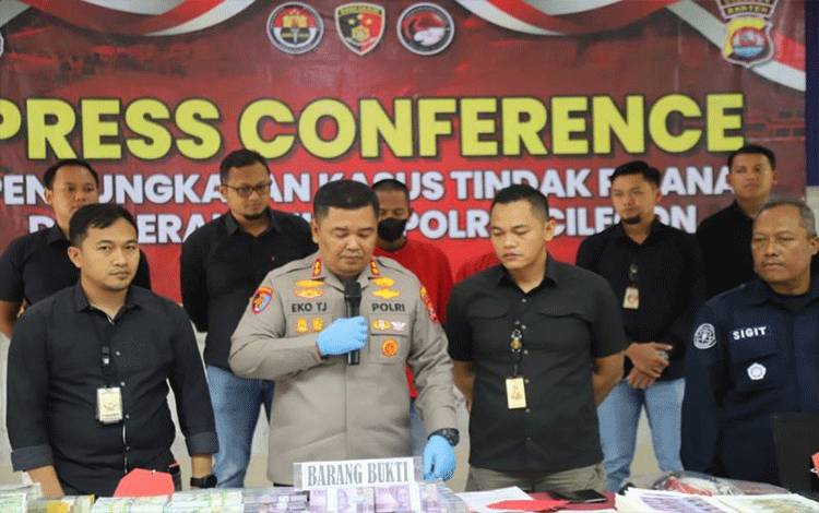 Polisi Ungkap Kasus Ribuan Lembar Uang Palsu
