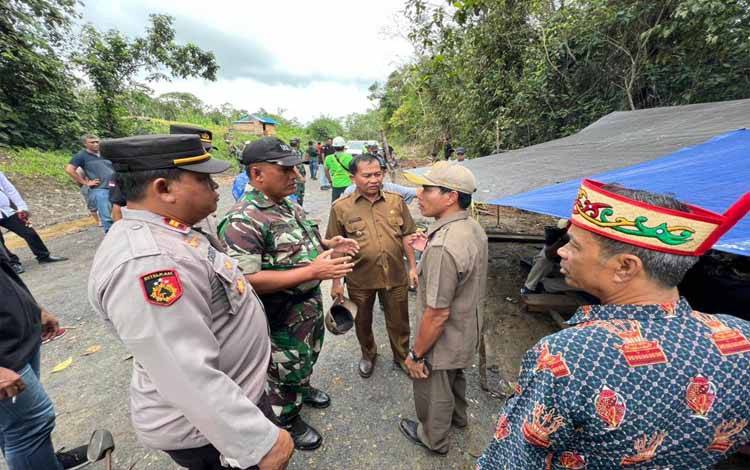 Tripika Kapuas Hulu Edukasi dan Buka Hinting Pali Illegal