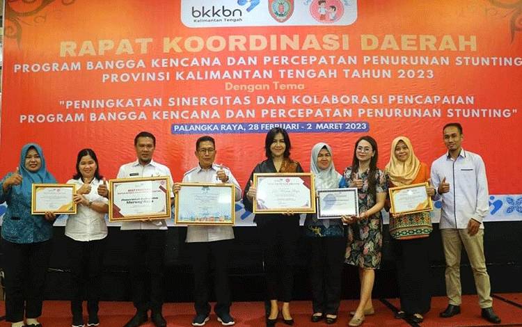 Pemkab Murung Raya Terima 6 Penghargaan dari BKKBN