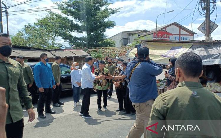 Presiden Jokowi Kunjungi Pasar Baleendah, Harga Cabai Langsung Naik