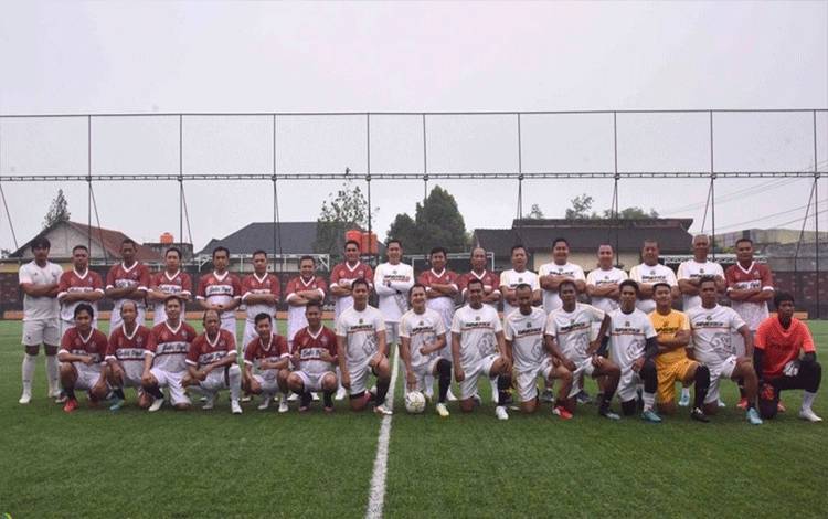 Pemkab Kobar Gelar Pertandingan Persahabatan Minisoccer Dengan Polres Kobar