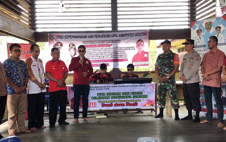 Warga Seruyan Hulu Antusiasi Manfaatkan Layanan Jemput Bola Disdukcapil Seruyan