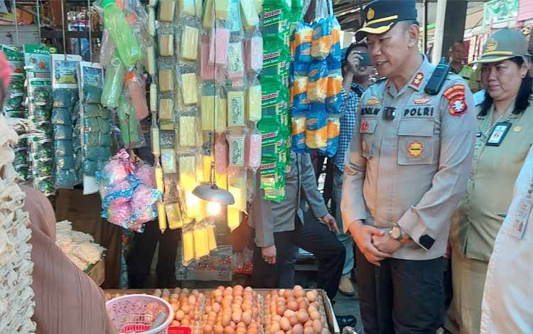 Sambangi Pedagang Pasar, Ini Imbauan Kapolres Kapuas