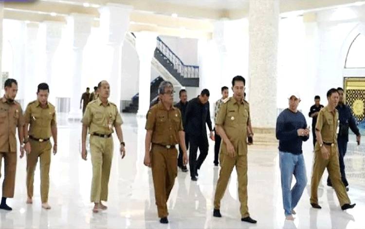 Pemkab Barut Percantik Halaman Islamic Centre Sambut Kedatangan UAS