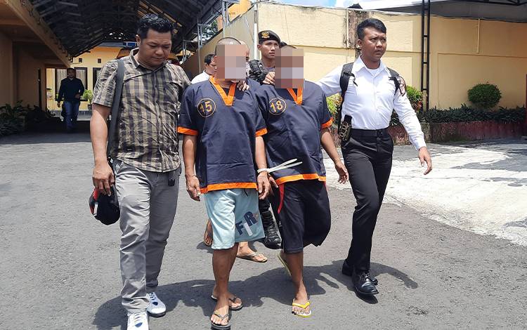 Anggota Polres Kobar Tangkap 2 Orang Terduga Pengedar dan Pemakai Sabu