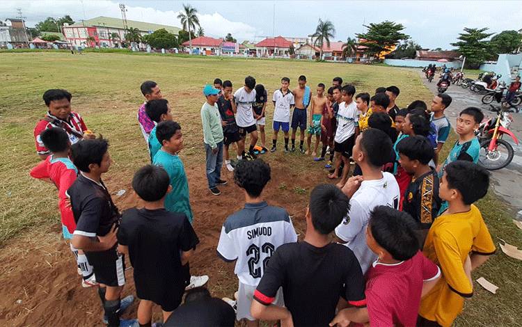 Askab PSSI Seruyan Seleksi Pemain Sepak Bola Menuju Porprov Kalteng 2023
