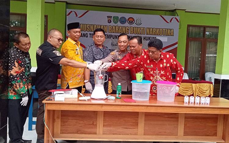 Polres Sukamara Musnahkao?Sabu Seberat 34 Gram