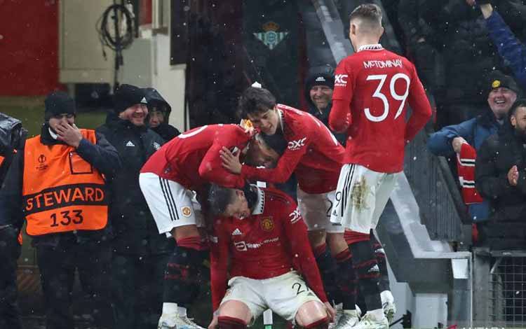 Weghorst Cetak Gol Perdana, MU Menang Meyakinkan 4-1 atas Real Betis