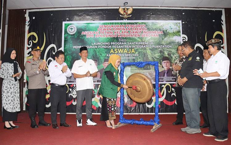 Hadiri Pengukuhan Pengurus DPD APKASINDO, Ini Harapan Wakil Bupati Seruyan