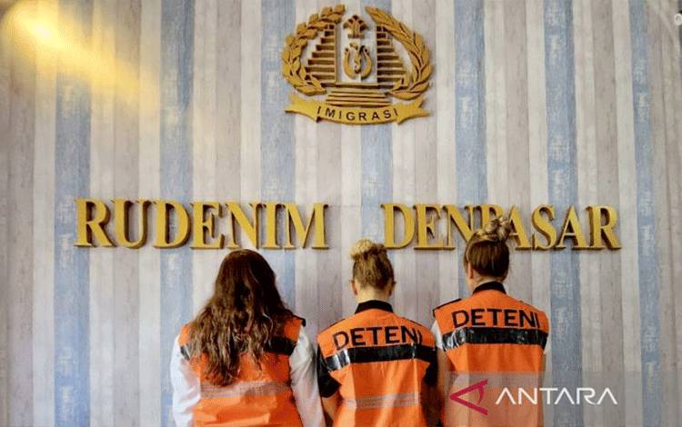 Imigrasi Deportasi Tiga WNA Asal Rusia Bekerja Sebagai PSK di Seminyak