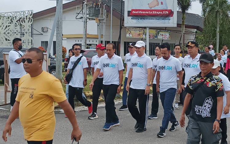 Ribuan Warga Gunung Mas Ikut Jalan Sehat BUMN
