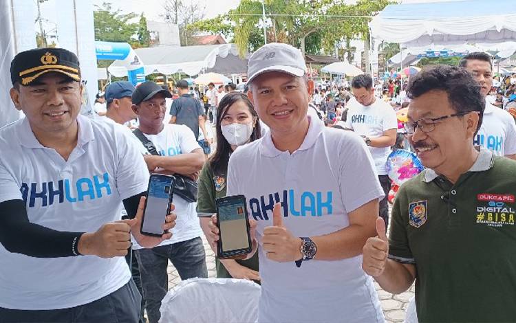 Bupati Gunung Mas Aktivasi Identitas Kependudukan Digital