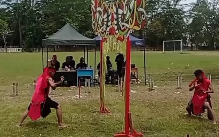 Sejumlah Lomba Tradisional Ramaikan Festival Seni Budaya Tingang Menteng Panunjung Tarung Kapuas