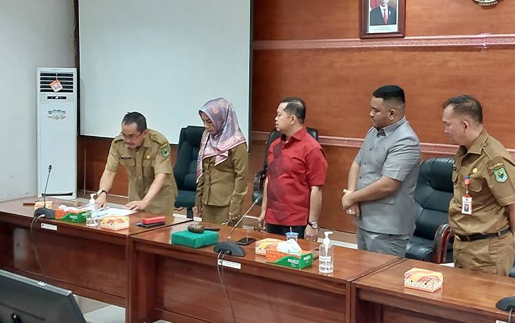 Jabatan Sekretaris DPRD Kapuas Diserahterimakan ke Pejabat Definitif