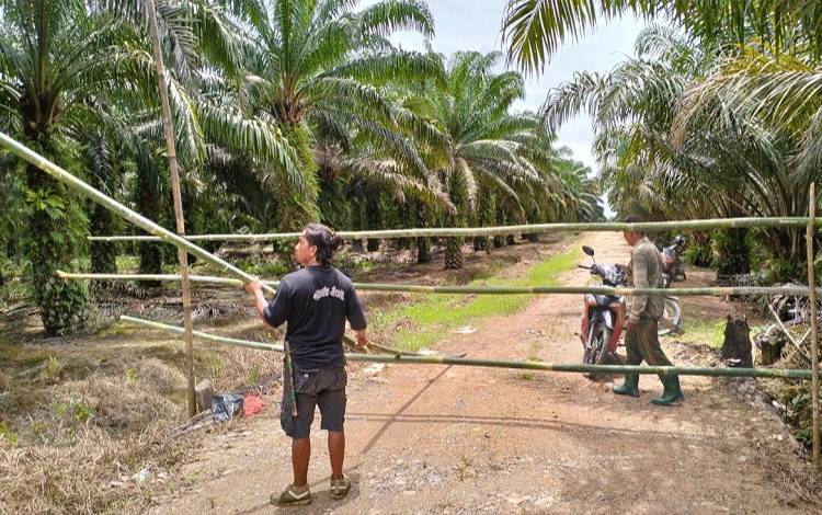 Tuntut Ganti Rugi, Sejumlah Warga Portal PT MML
