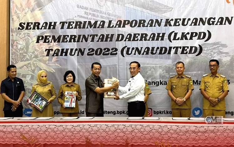 Bupati Murung Raya Serahkan LKPD Unaudited ke BPK