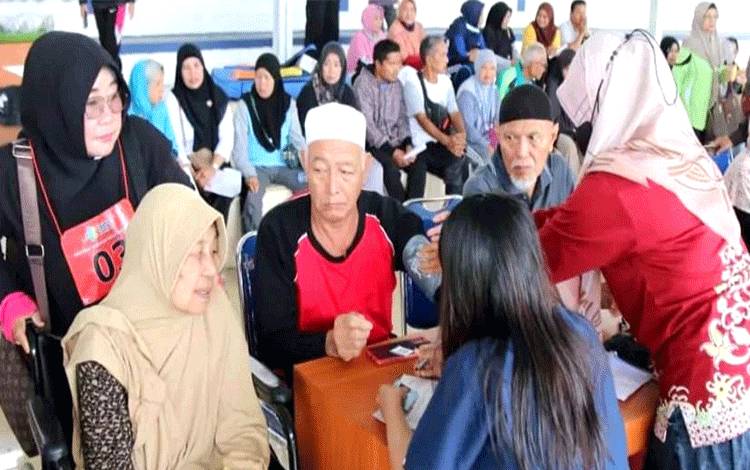 Dinas Kesehatan Periksa Kebugaran CJH Barito Utara