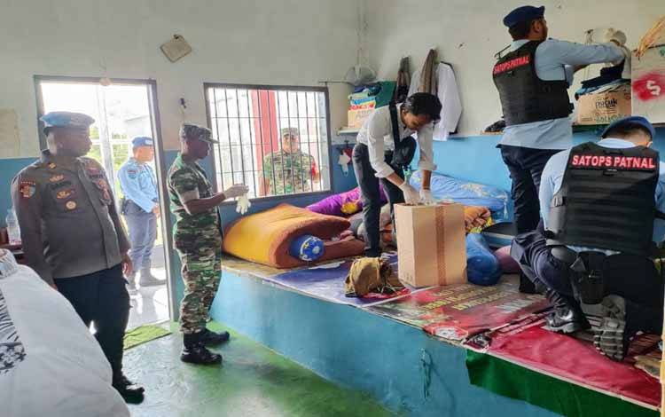 Lapas Kelas III Sukamara Razia Blok dan Kamar Huni WBP