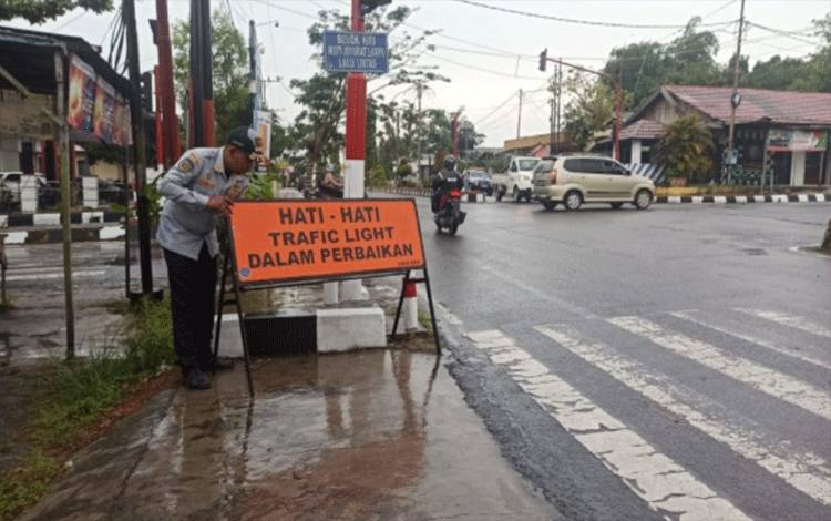 Traffic Light di Perempatan Jala Hasanudin Pangkalan Bun Mati