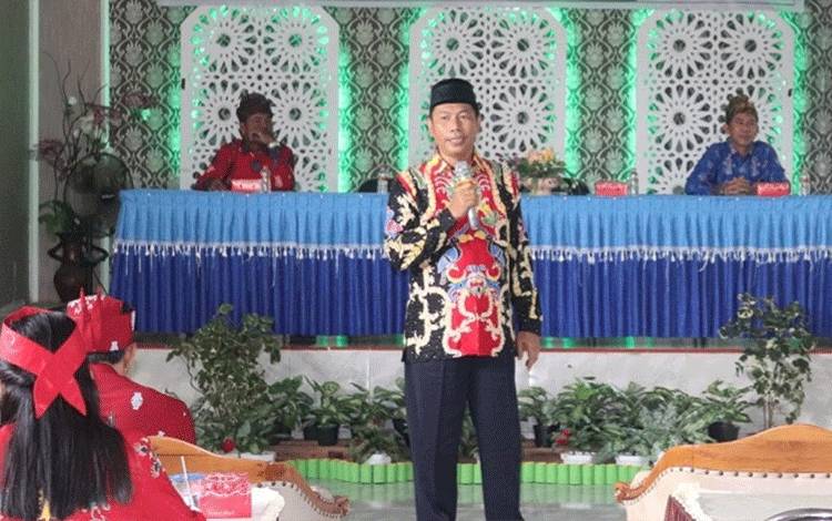 Kepala Kemenag Buka Pembinaan Guru Pasraman, Ini Harapannya